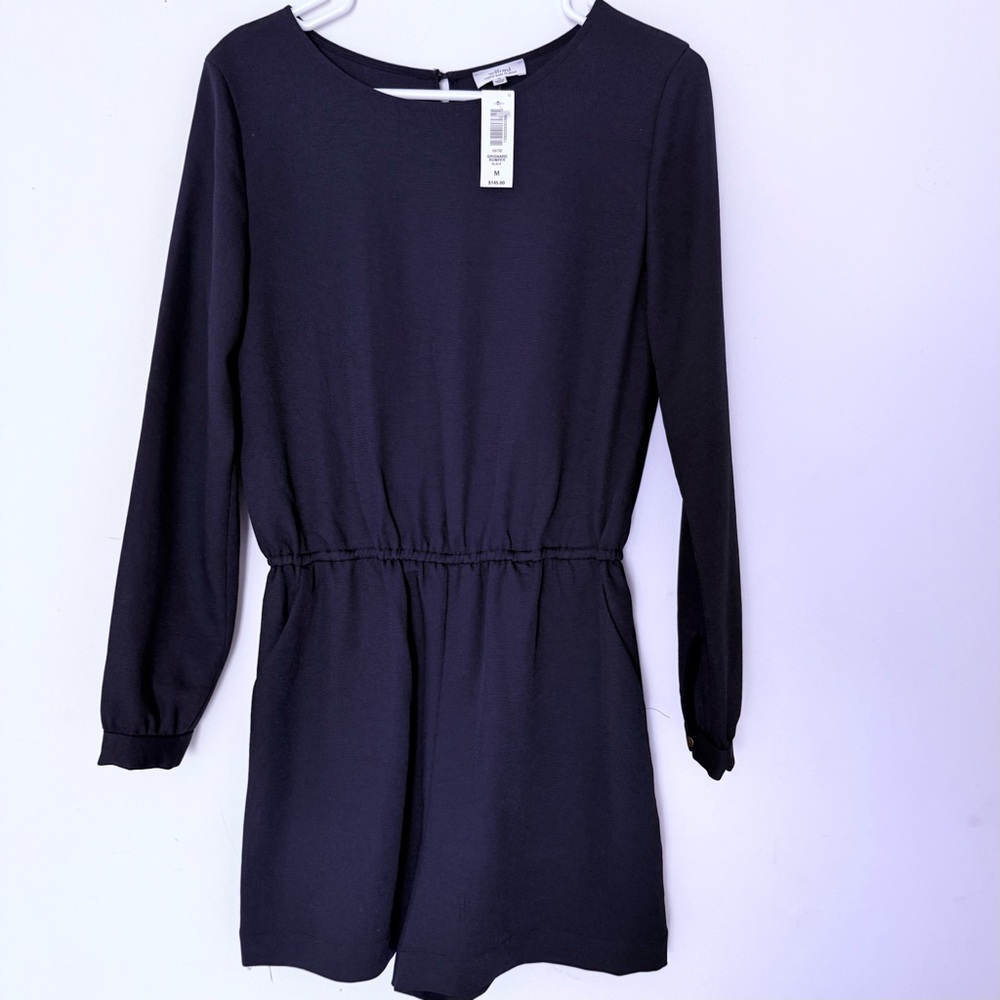 NWT Aritizia Wilfred Womens Size M Black Long Sleeve Romper Pockets